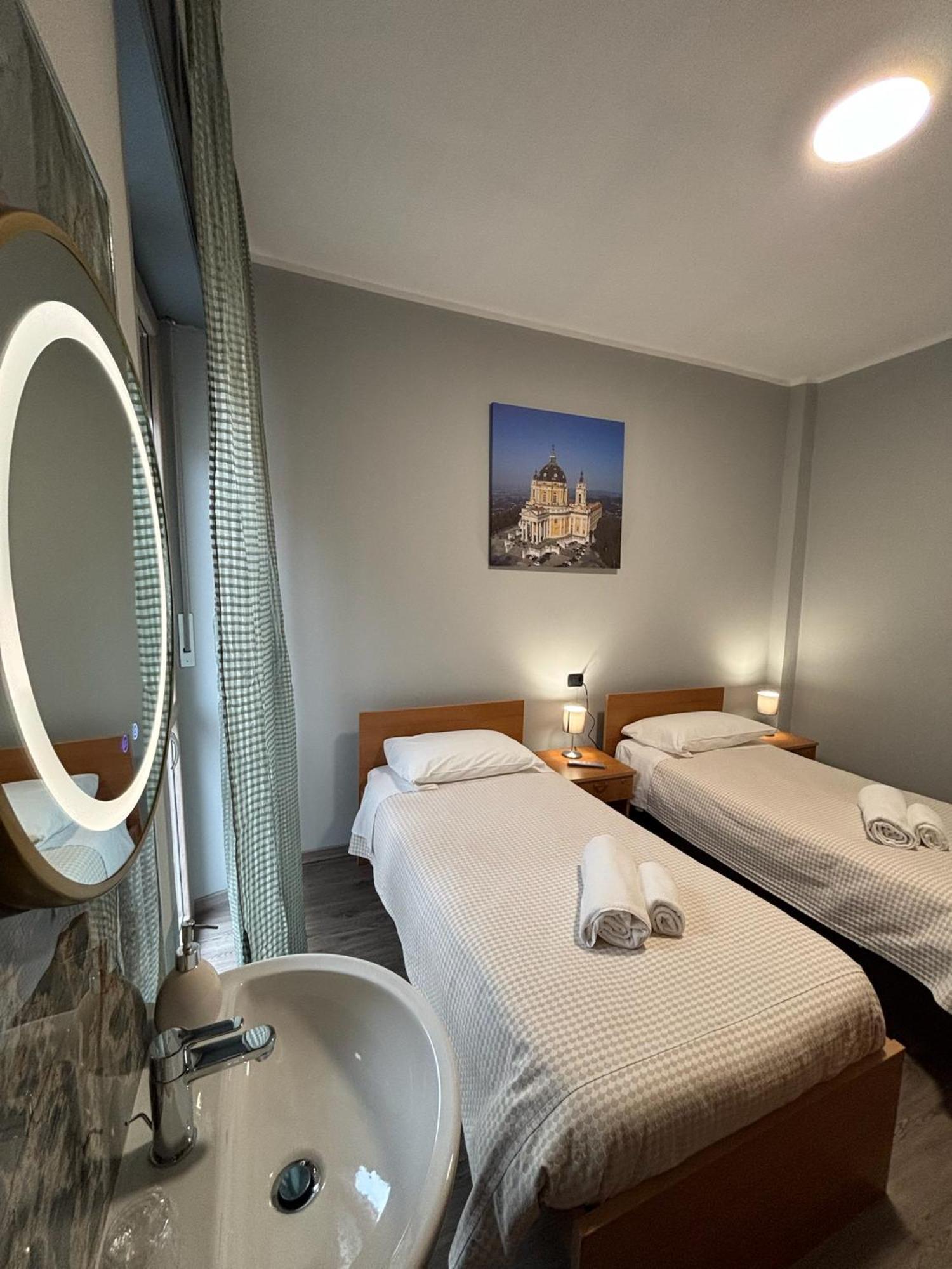 Domus Hotel Caselle Torinese Exterior photo